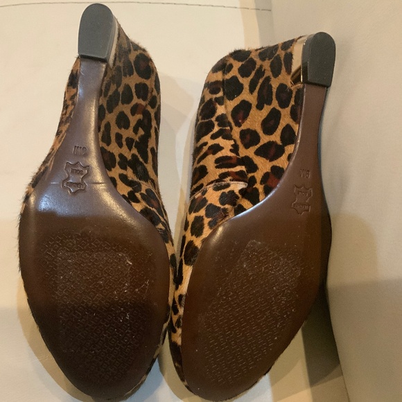 Tory Burch Wedge-Size 9 Wedge-Astoria, Never worn - Picture 7 of 9